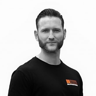 Julian - FILIALLEITER - North Castle AB