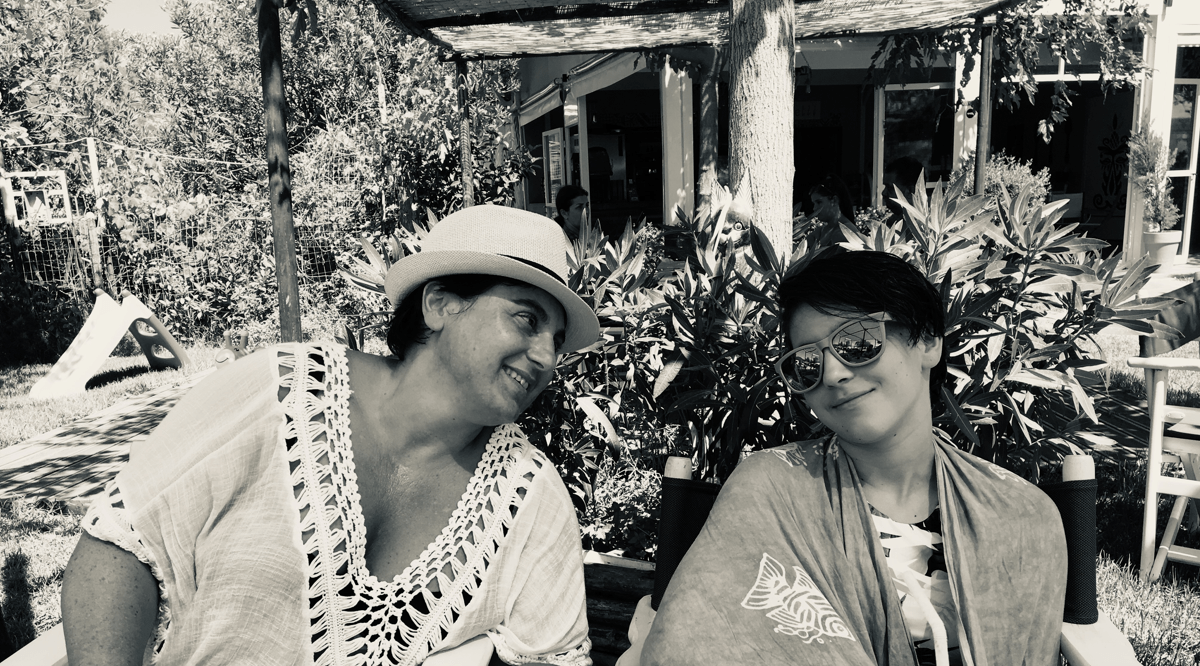 Grekland 2019 juli Kicki o Ida (2).JPG