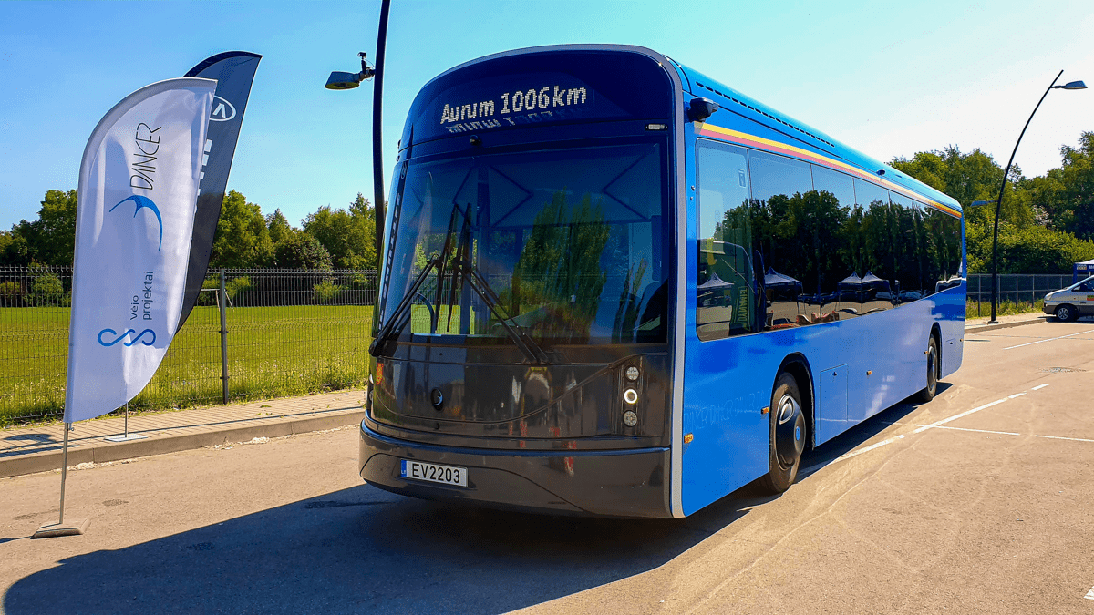 Aurum 1006 km race Dancer Bus.jpg