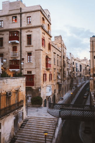 Valletta-Malta-Housing-Apartment-Room-City-Mediterranean-Recruit4Work.png
