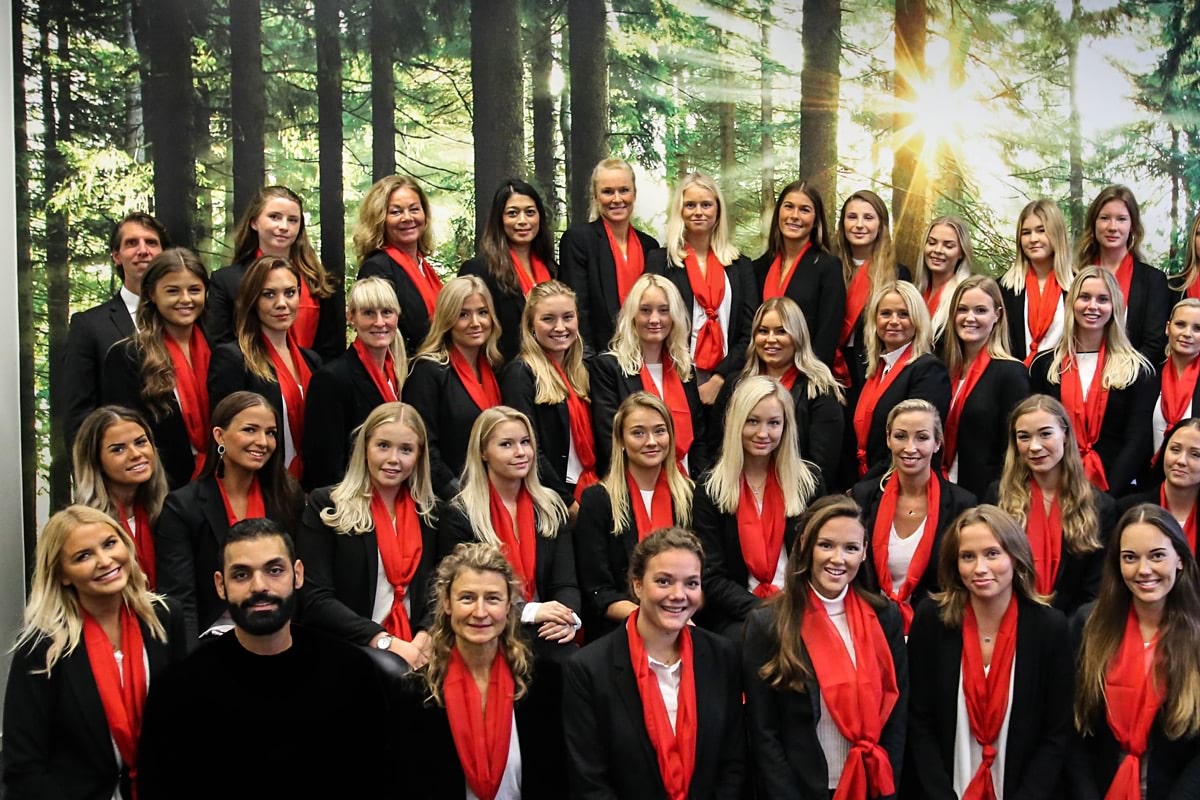 Serviceinriktad och ambitiös receptionist sökes!