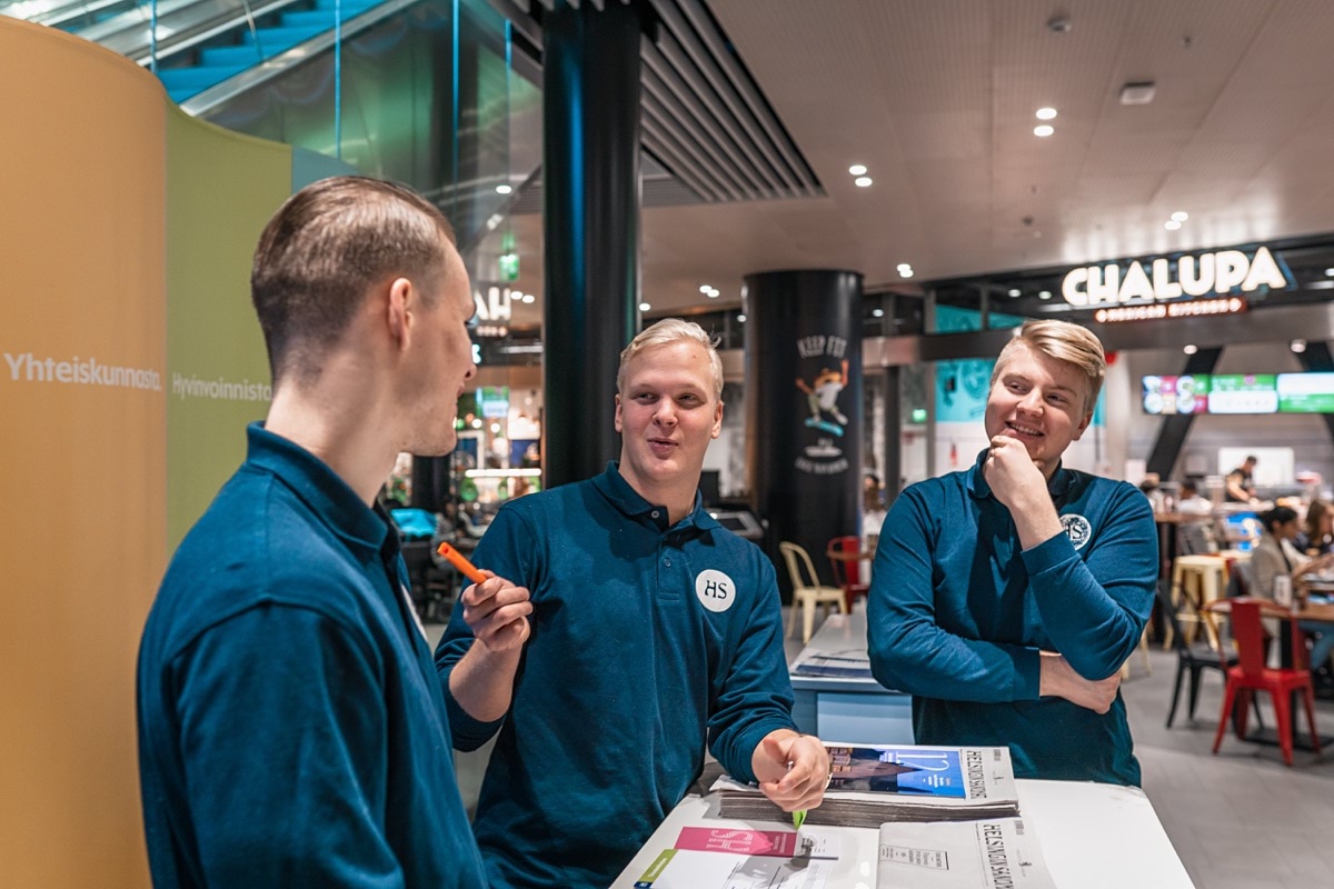 Myyjä Helsingin Sanomille