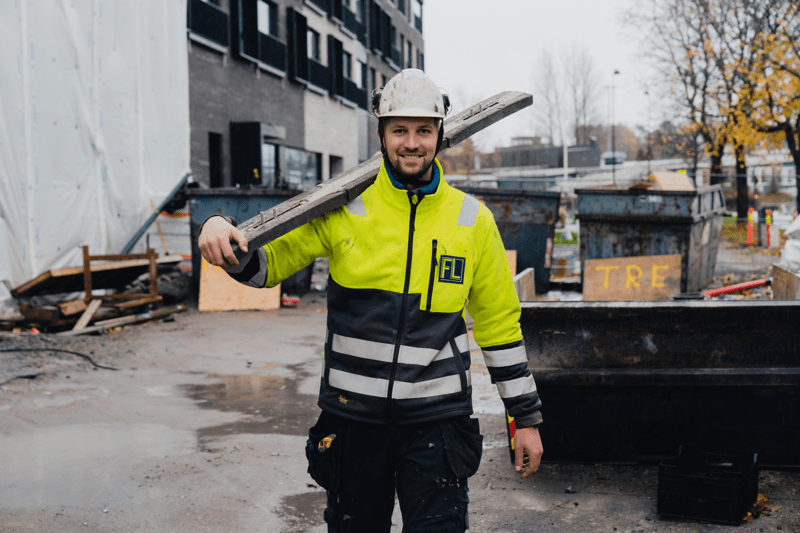 Ole Kristian Grønolen elsker å jobbe med teglstein.