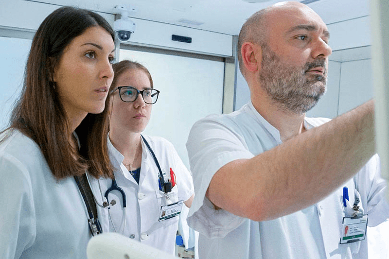 Enfermero/a Aféresis - Barcelona - Aprendizaje y Trabajo en Equipo   image
